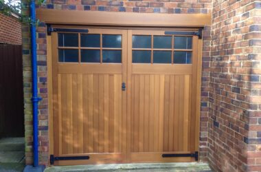 Cedar Timber Side Hinged